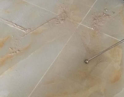 娄底瓷砖空鼓维修公司分享粘合剂选择不当在瓷砖铺贴过程中可能导致以下问题