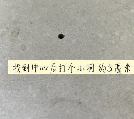 娄底瓷砖空鼓维修公司专业解答在瓷砖铺贴过程中，如果砂料搅拌不均匀，将会带来以下问题