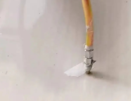 娄底瓷砖空鼓维修公司专业解答在瓷砖铺贴过程中，如果使用的砂料过粗（如全部使用了粗砂），可能会导致以下问题